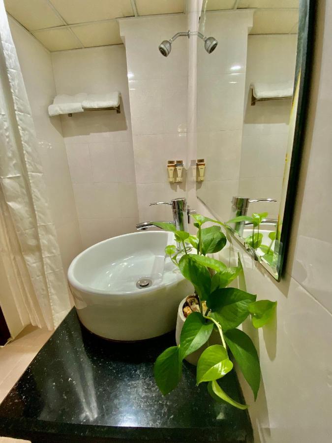 הו צ'י מין סיטי Reddoorz Ruby Star Hotel Truong Dinh מראה חיצוני תמונה