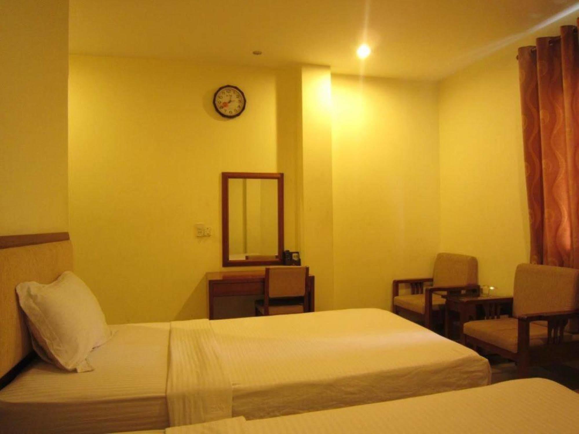 הו צ'י מין סיטי Reddoorz Ruby Star Hotel Truong Dinh מראה חיצוני תמונה