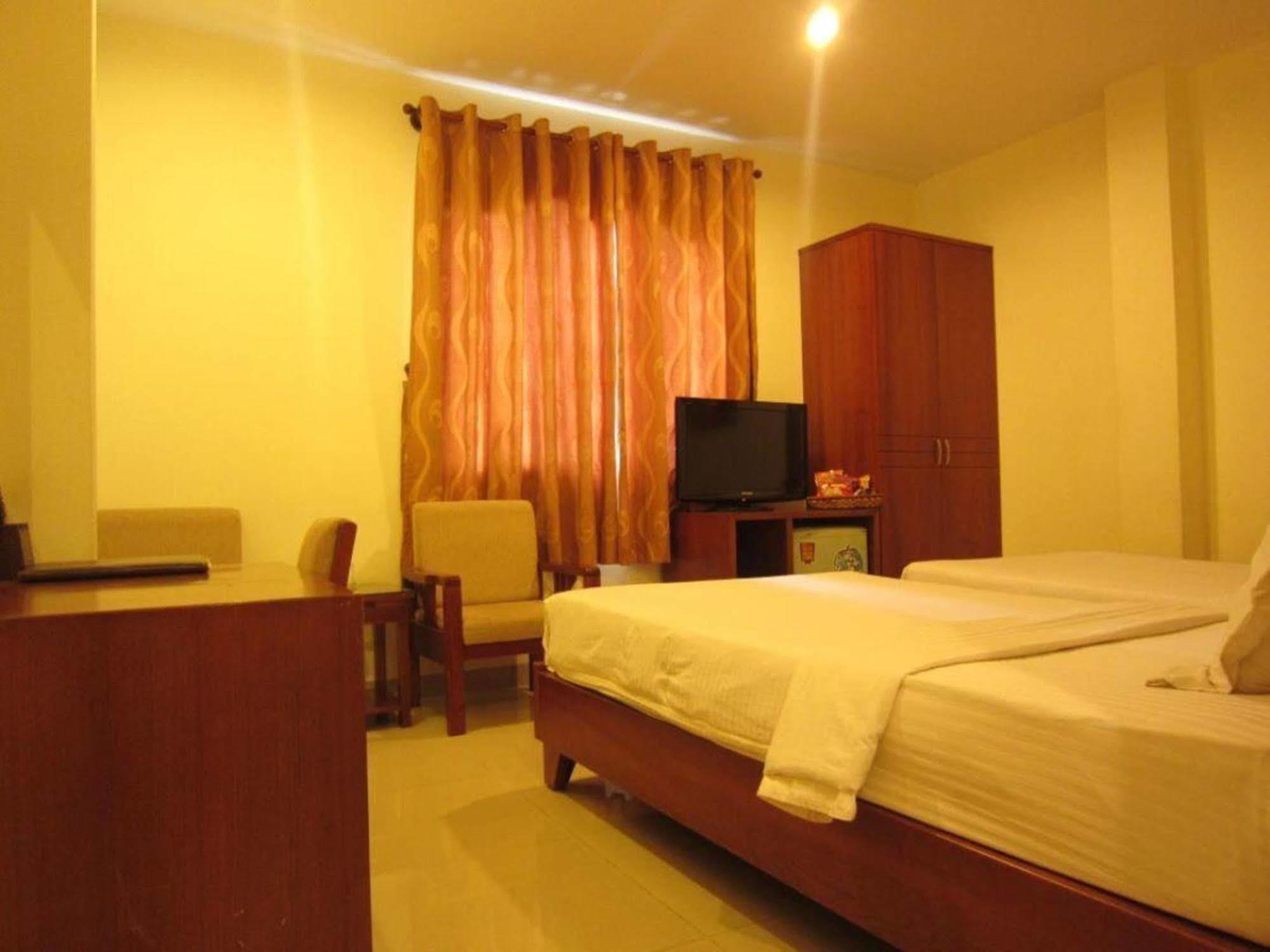 הו צ'י מין סיטי Reddoorz Ruby Star Hotel Truong Dinh מראה חיצוני תמונה