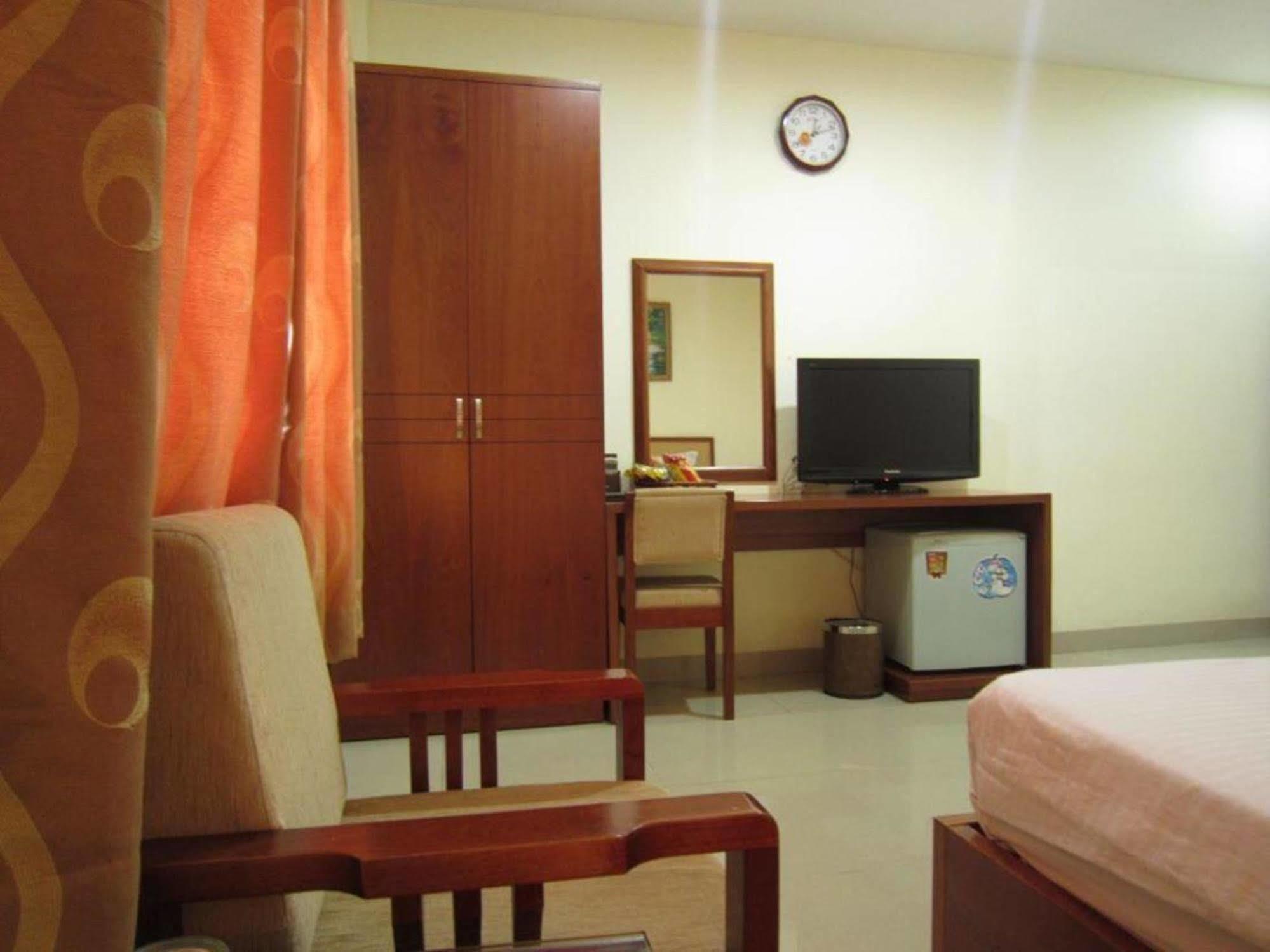 הו צ'י מין סיטי Reddoorz Ruby Star Hotel Truong Dinh מראה חיצוני תמונה